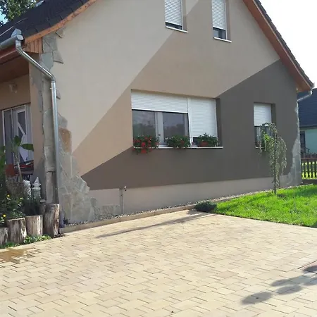 Apartment Lona -
