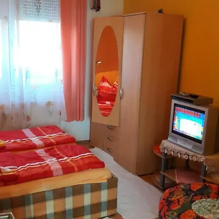 Apartment Lona -